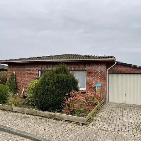 Haus Willi Mit Hund In * Schillig