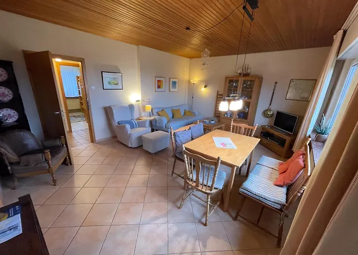 Haus Willi Mit Hund In Feriehus Schillig